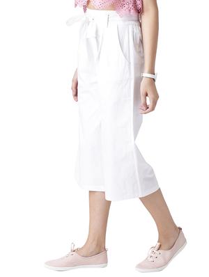 tie-knot pleat detail culottes - 15729131 - Standard Image - 2