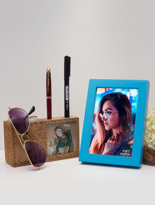 Blue Wooden 4X6 Photo Frame - 15731846 - Standard Image - 1