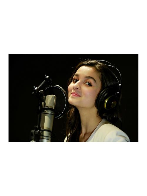Rawpockets"Alia Bhatt Wallpaper"Wall posters (PaperBoard,33cmX48cm) - 15732325 - Standard Image - 1