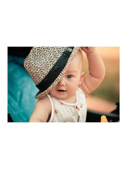 Rawpockets"Baby n Hat"Wall posters (PaperBoard,33cmX48cm) - 15732348 - Standard Image - 1
