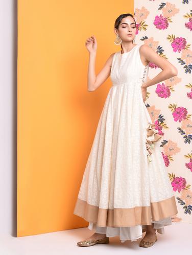 Solid chanderi silk flared palazzo - 15740974 - Very Small Image - 1