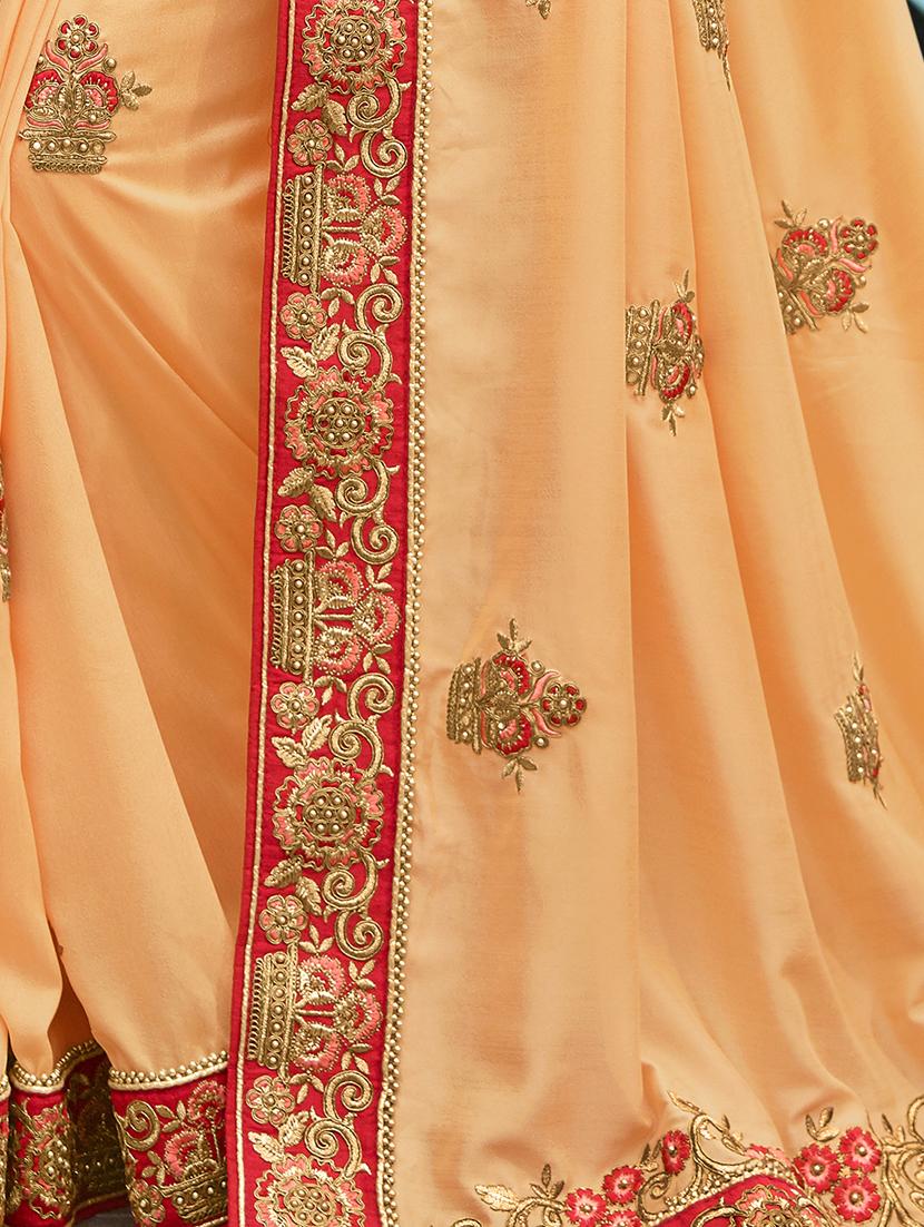 contrast bordered embroidered motif saree with blouse - 15754432 - Zoom Image - 4