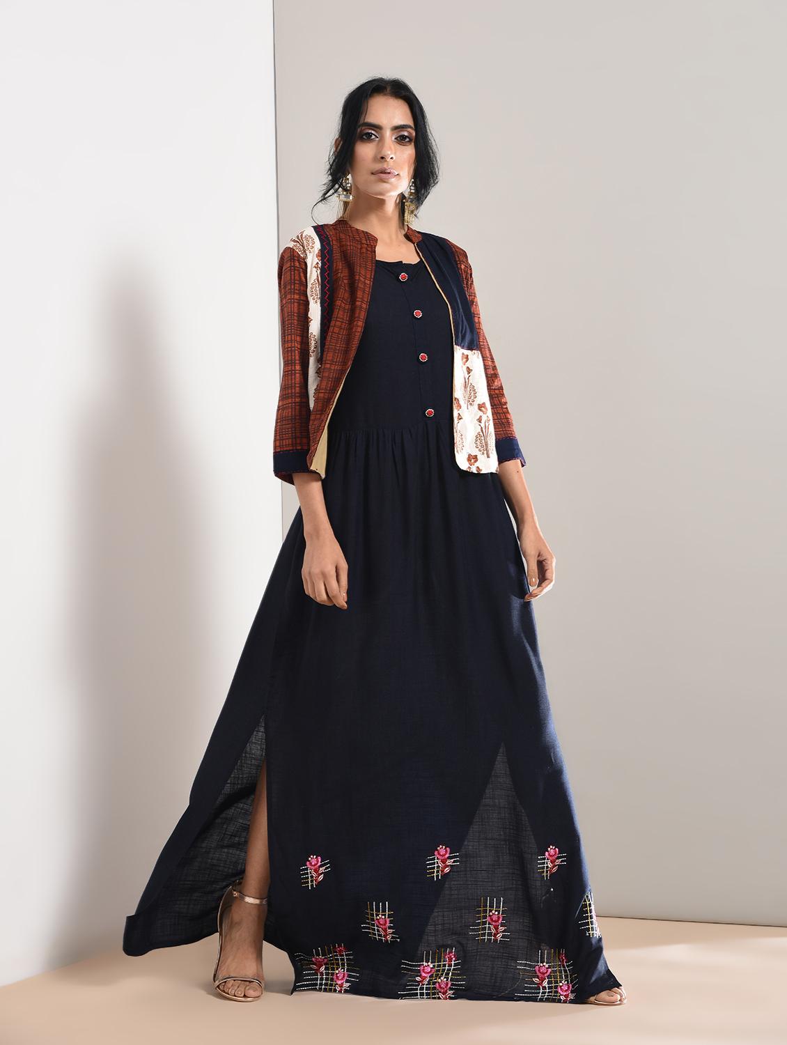 Embroidered slit kurta with jacket - 15760014 - Zoom Image - 1