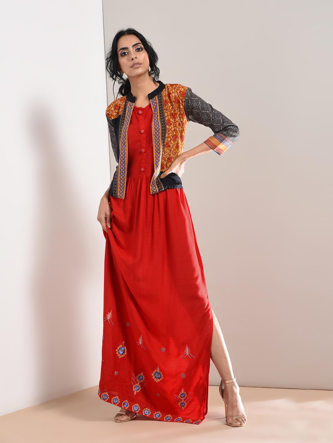 Embroidered slit kurta with jacket - 15760015 - Zoom Image - 1