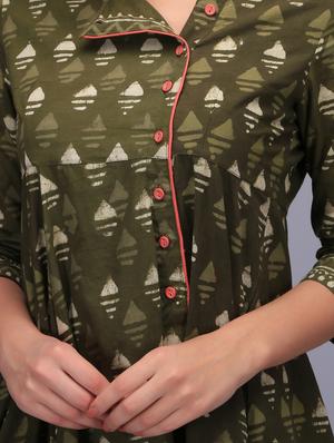 button detail block print flared dress - 15760342 - Standard Image - 4