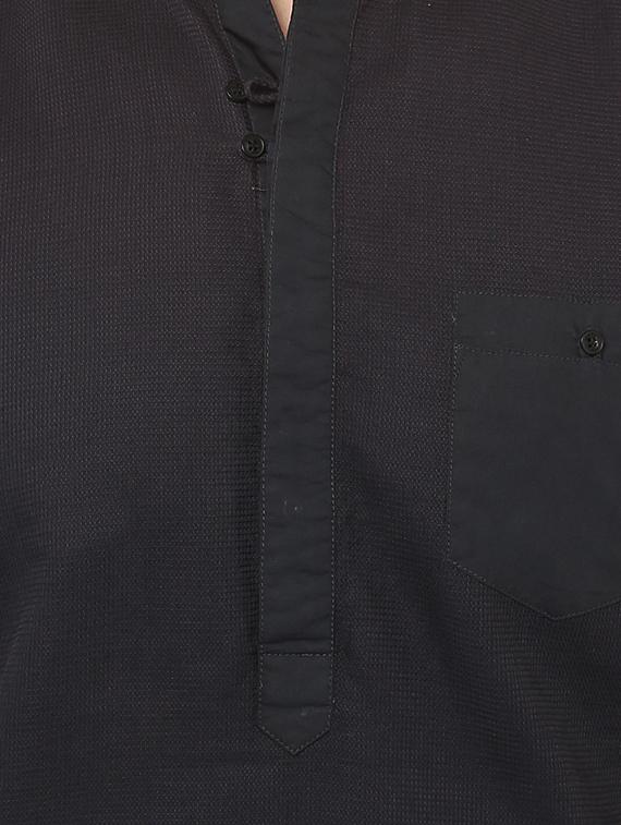 black solid short kurta - 15772860 - Zoom Image - 4