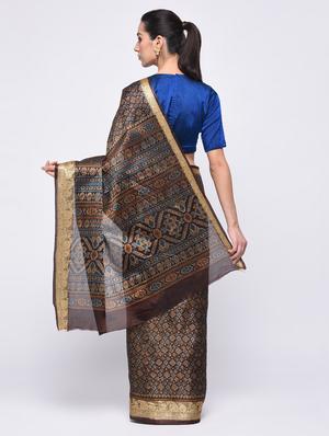 self design border printed saree with blouse - 15775439 - Standard Image - 2
