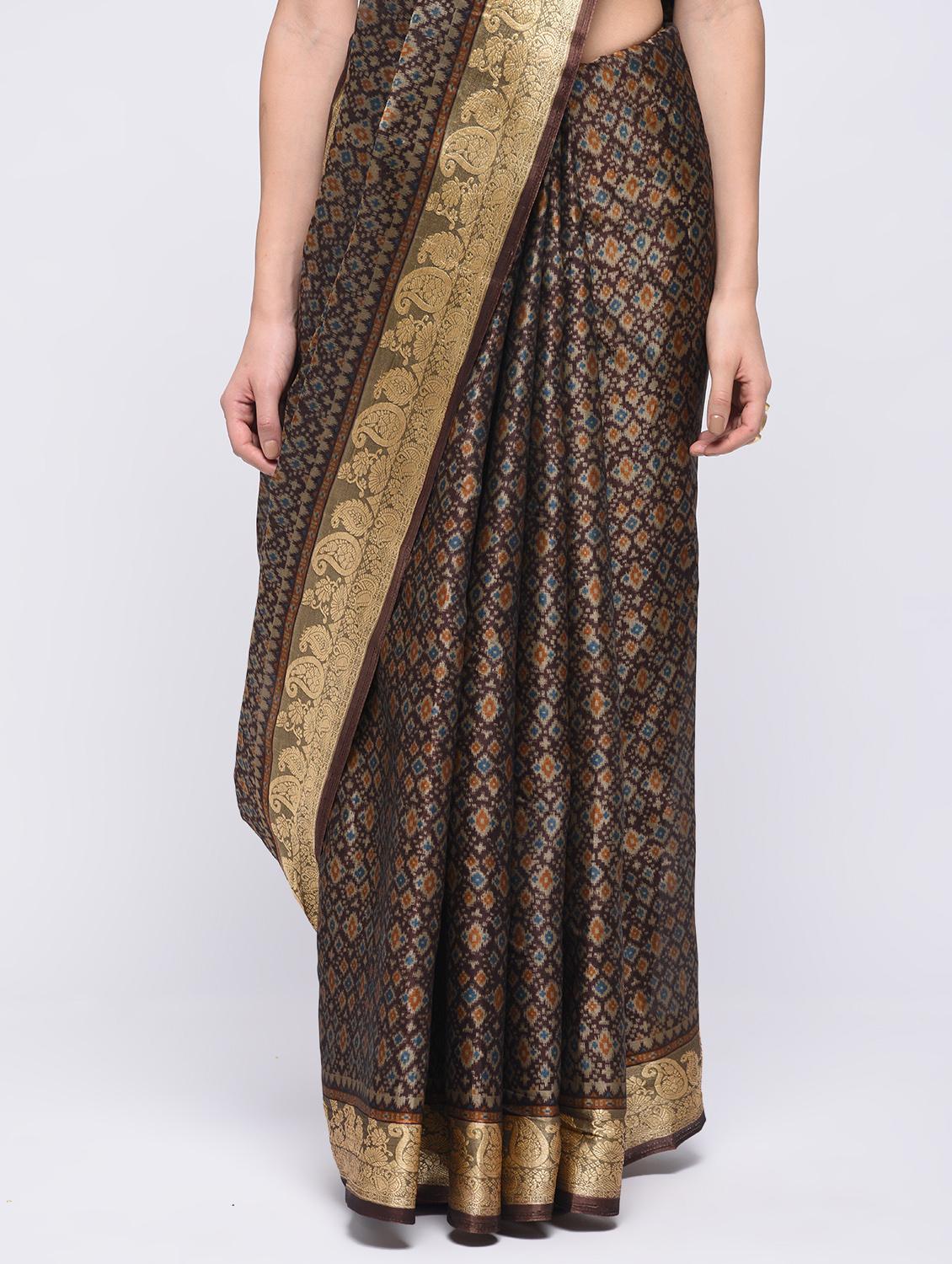 self design border printed saree with blouse - 15775439 - Zoom Image - 3