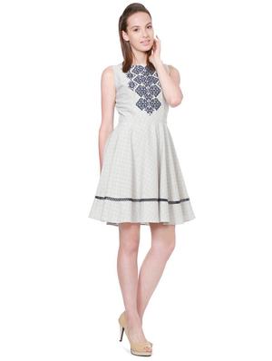 lace detail embroidered flared dress - 15790828 - Standard Image - 4