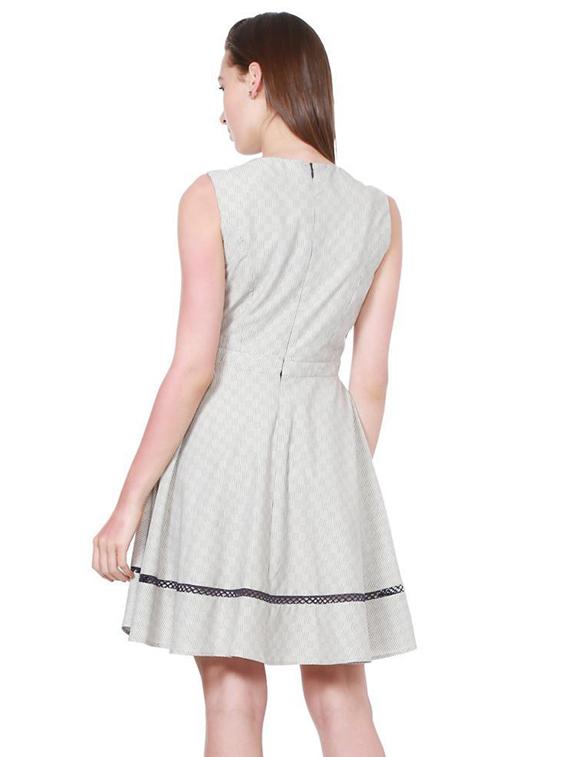 lace detail embroidered flared dress - 15790828 - Zoom Image - 3