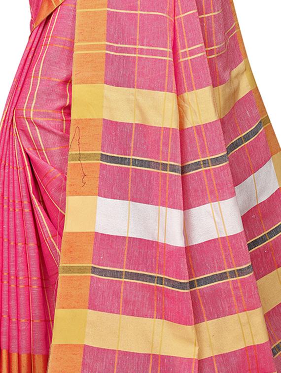 checkered linen handloom saree with blouse - 15798609 - Zoom Image - 4
