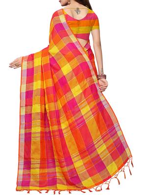 contrast shades linen checkered handloom saree with blouse - 15798622 - Standard Image - 2