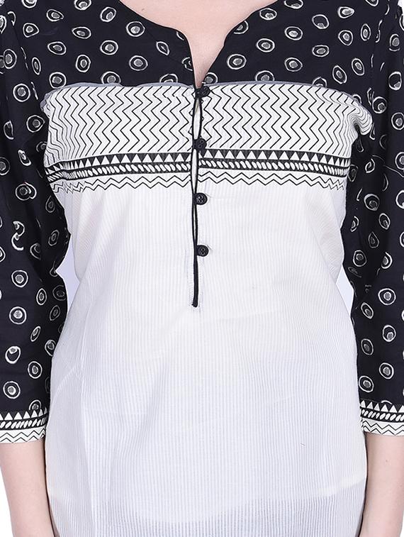 monochrome geometrical printed straight kurta - 15799225 - Zoom Image - 4