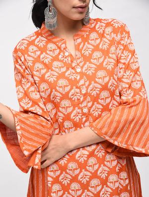 block printed bell sleeves straight kurta - 15799438 - Standard Image - 4