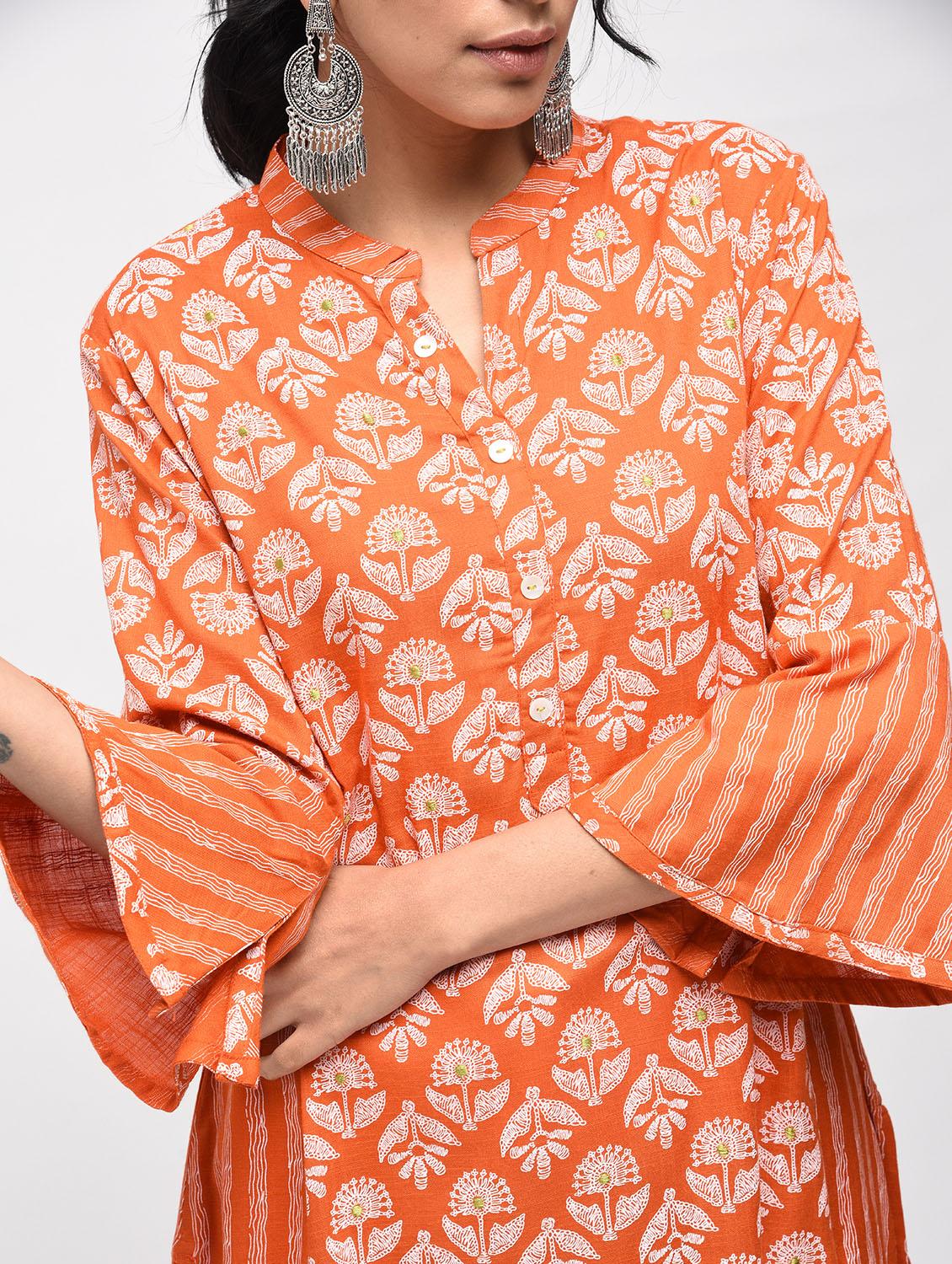block printed bell sleeves straight kurta - 15799438 - Zoom Image - 4