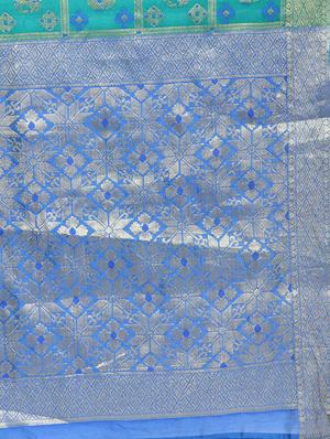 zari woven patola saree with blouse - 15799505 - Standard Image - 4