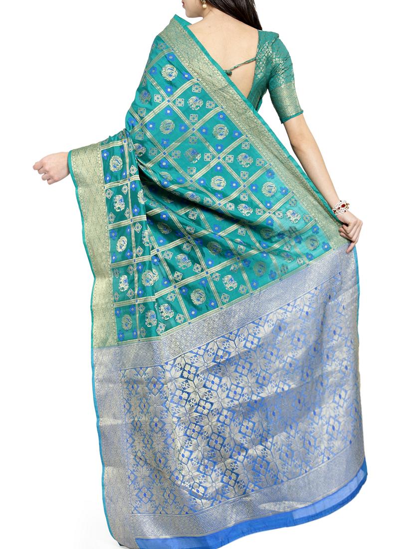 zari woven patola saree with blouse - 15799505 - Zoom Image - 2