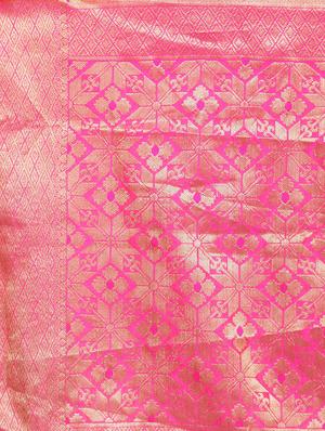 zari woven patola saree with blouse - 15799506 - Standard Image - 4