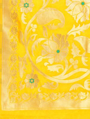 zari weave banarsi saree with blouse - 15799508 - Standard Image - 4