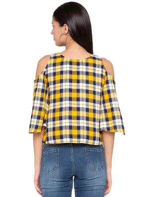 cold shoulder checkered boxy top - 15800010 - Standard Image - 3