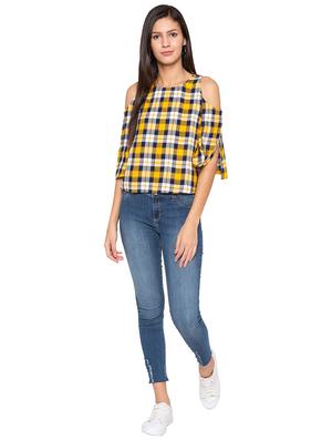 cold shoulder checkered boxy top - 15800010 - Standard Image - 4