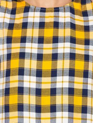 cold shoulder checkered boxy top - 15800010 - Standard Image - 5