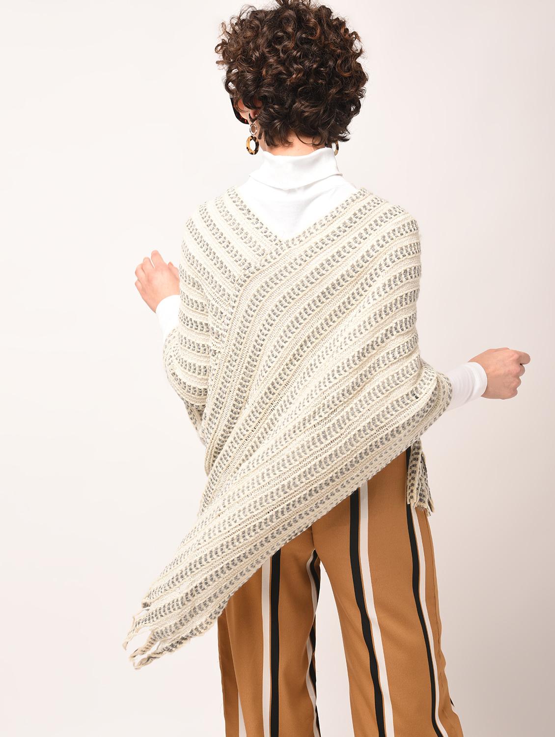 fringed hem knitted poncho - 15801884 - Zoom Image - 3