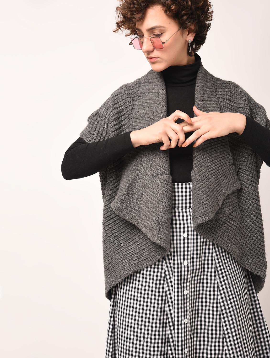 dolman sleeved asymmetric hem shrug - 15801898 - Zoom Image - 1