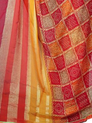 bandhani printed saree with blouse - 15809203 - Standard Image - 4