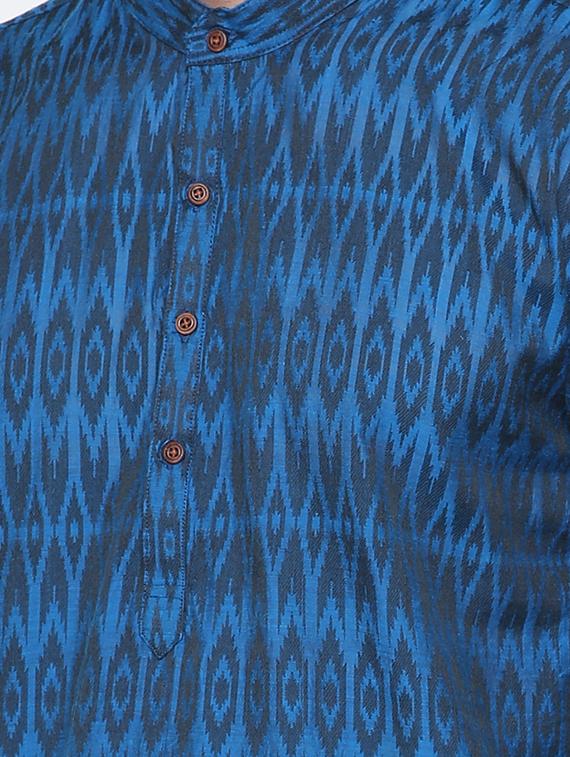 blue cotton medium kurta - 15817743 - Zoom Image - 5