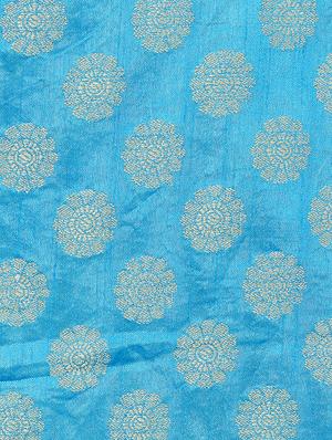 solid sky blue saree with blouse - 15818334 - Standard Image - 4