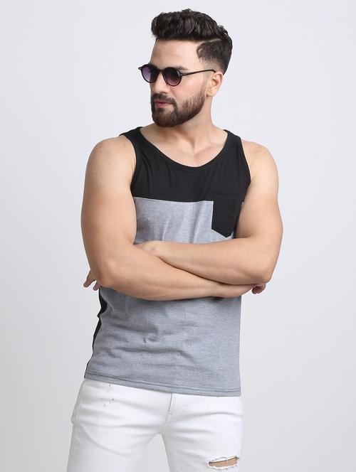 black color block cut & sew pocket t-shirt - 15819302 - Standard Image - 1