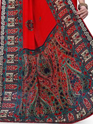 lace border floral printed saree with blouse - 15819307 - Standard Image - 4