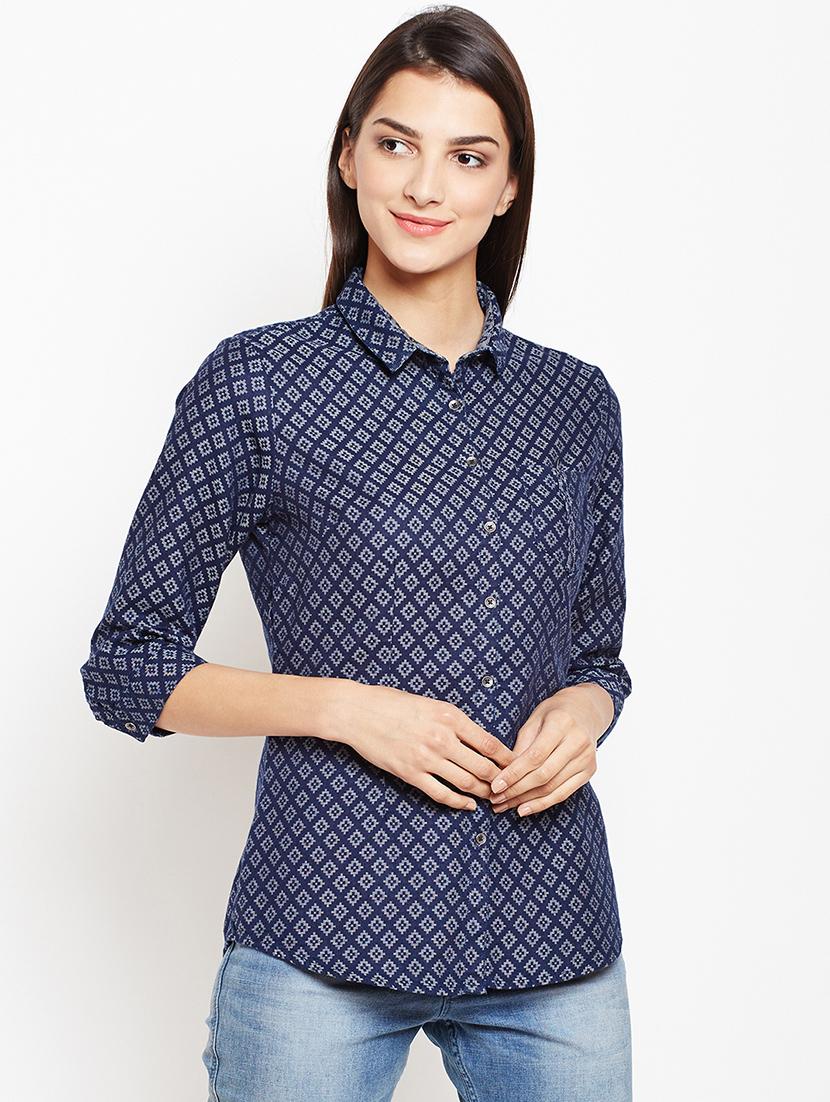 pocket patch curved hem shirt - 15821448 - Zoom Image - 1