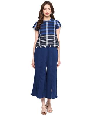front slit mid waist capri - 15835178 - Standard Image - 4