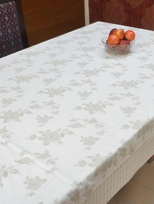 floral table cover - 15848826 - Standard Image - 4