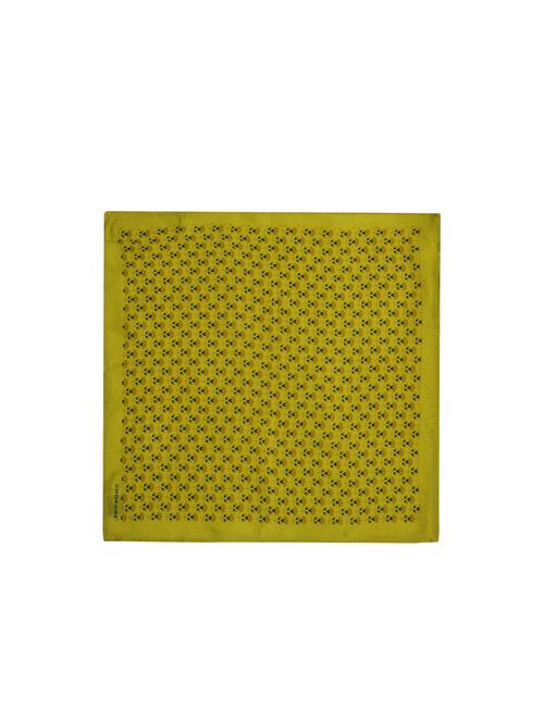 yellow silk pocketsquare - 15856979 - Standard Image - 1