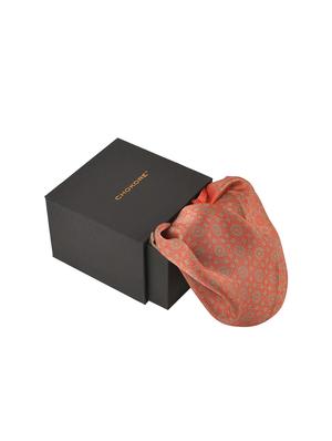 red silk pocketsquare - 15856987 - Standard Image - 2