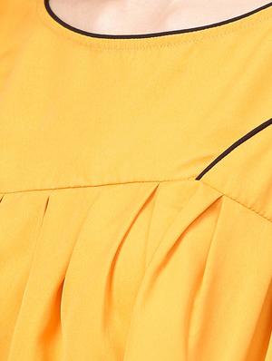 piping detail pleated crop top - 15857196 - Standard Image - 5