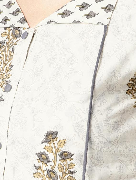 bell sleeved button up top - 15857218 - Zoom Image - 5