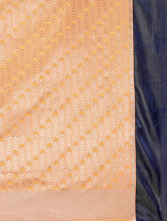 self design banarasi saree with blouse - 15857761 - Zoom Image - 4