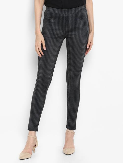 checkered pocket detail jeggings - 15858332 - Standard Image - 1