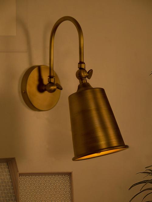 small vintage matte gold swivel wall sconce - 15882736 - Standard Image - 1