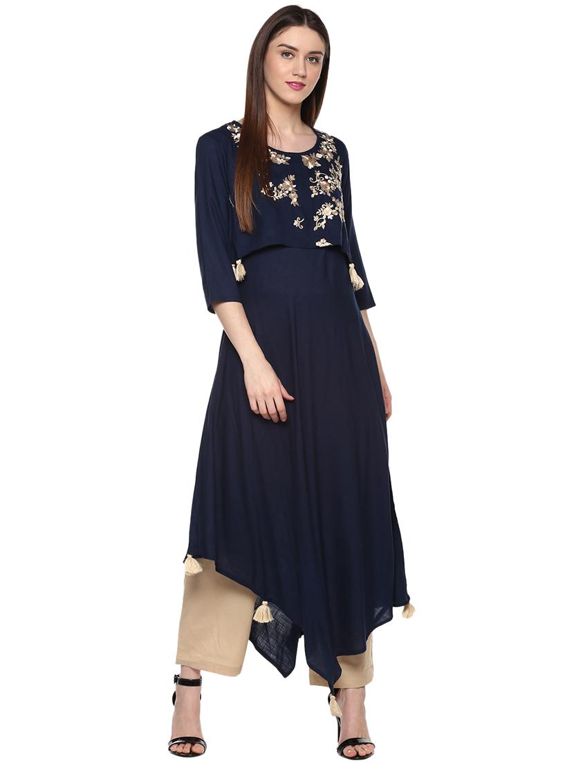 embroidered asymmetric kurta with tassels - 15896938 - Zoom Image - 1
