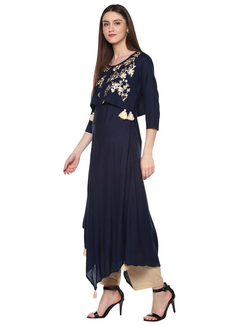 embroidered asymmetric kurta with tassels - 15896938 - Zoom Image - 2
