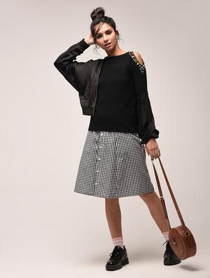 cold shoulder pearl embellished pullover - 15900920 - Standard Image - 4