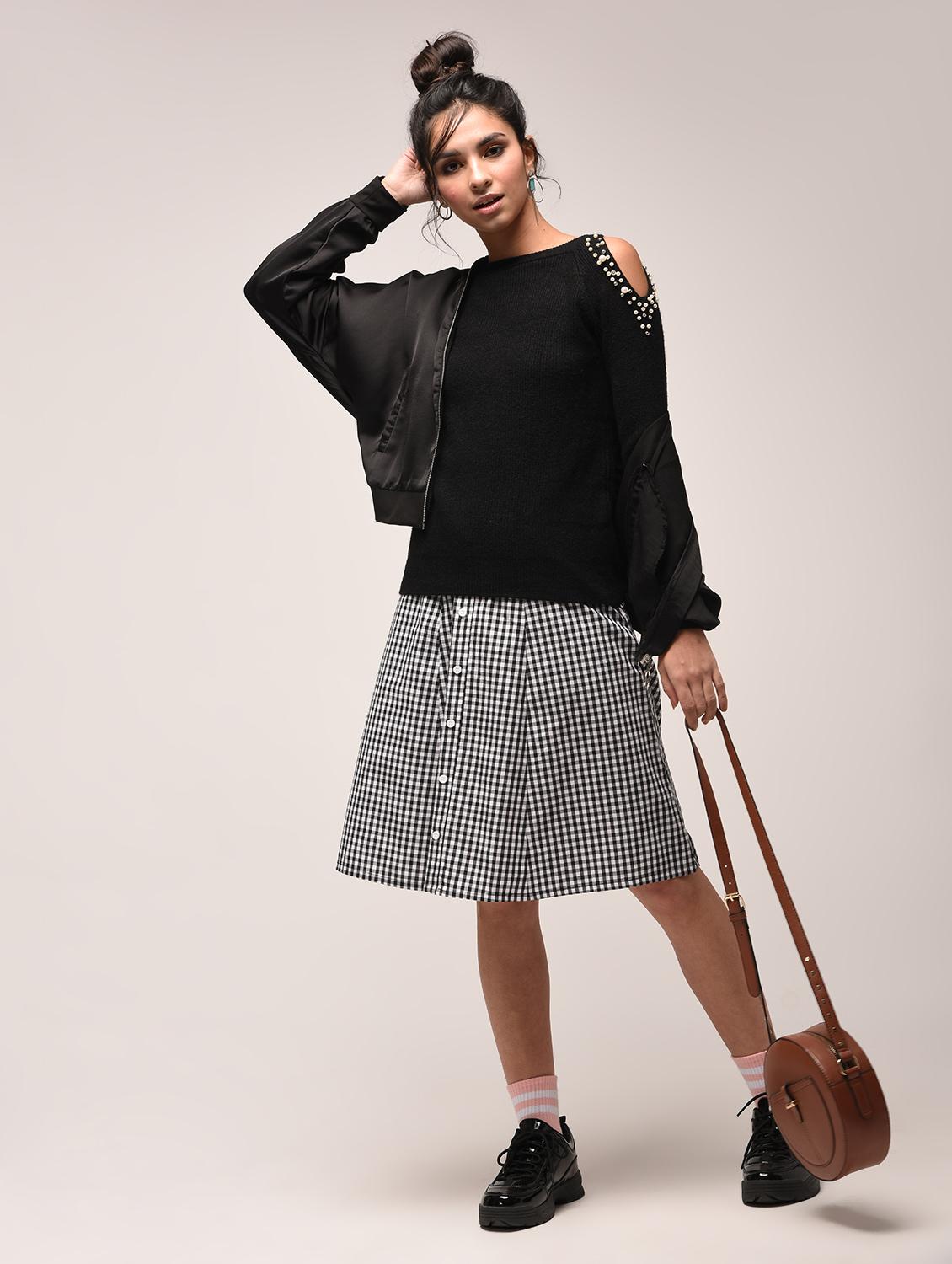 cold shoulder pearl embellished pullover - 15900920 - Zoom Image - 4
