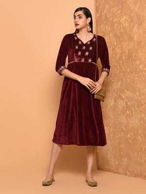 embroidered velvet a-line dress - 15906530 - Standard Image - 2