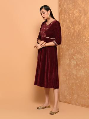 embroidered velvet a-line dress - 15906530 - Standard Image - 3