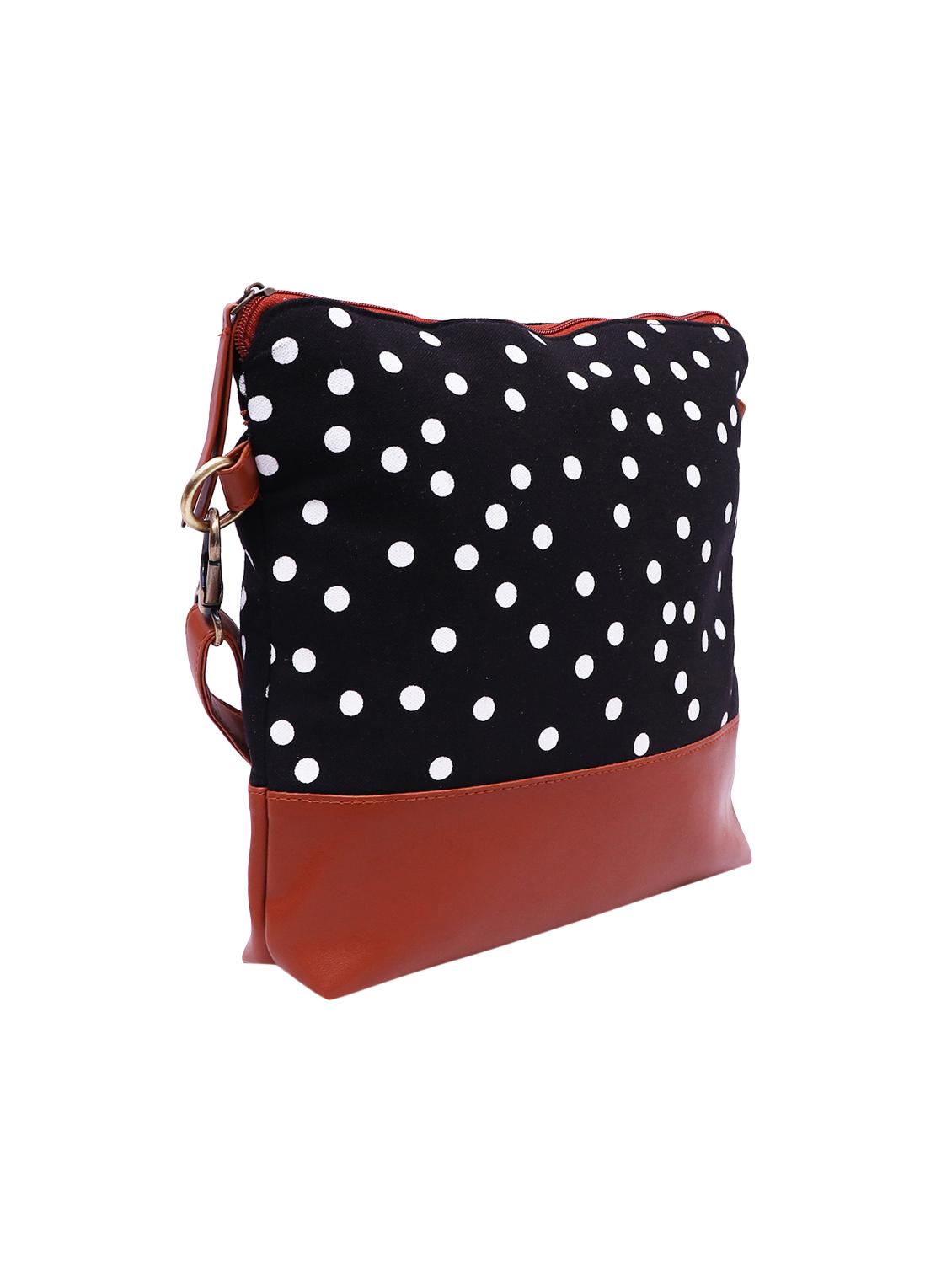 black canvas printed sling bag - 15920753 - Zoom Image - 4